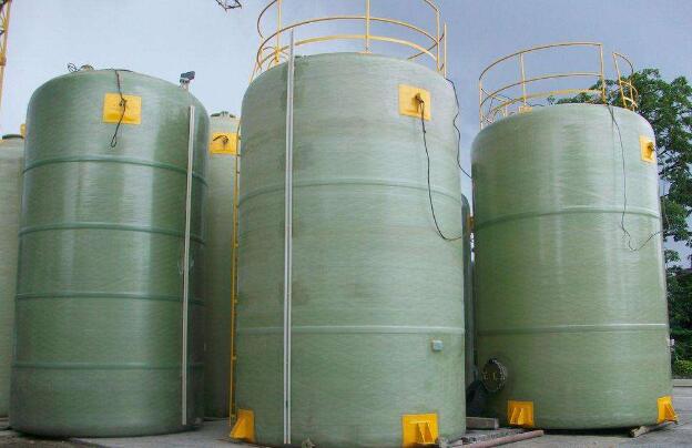 購買玻璃鋼鹽酸罐時(shí)應(yīng)該注意的幾點(diǎn)